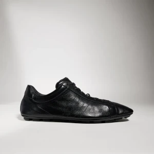 Lace-Up Driver