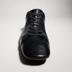 Lace-Up Driver