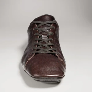 Lace-Up Driver