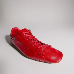 Lace-Up Driver