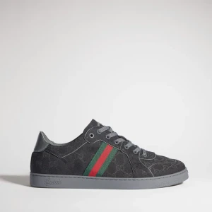 Stretch Low-Top Sneaker