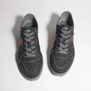Stretch Low-Top Sneaker