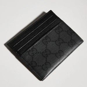 Gucci Essence Classic Card Case
