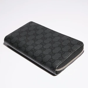 Gucci Essence Classic Zip-Around Wallet
