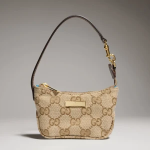 Lady Lunetta Charm