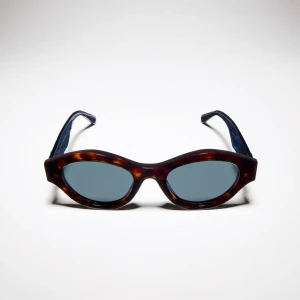 Cat-Eye Frame Sunglasses