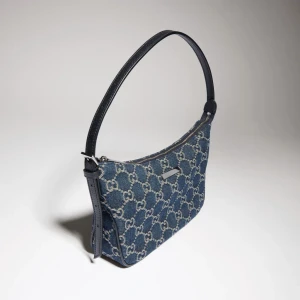 Lady Lunetta Small Shoulder Bag