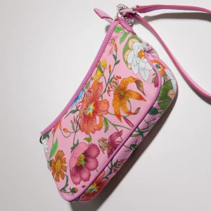 Gossip Small Shoulder Bag