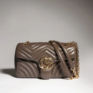 Gg Marmont Medium Shoulder Bag