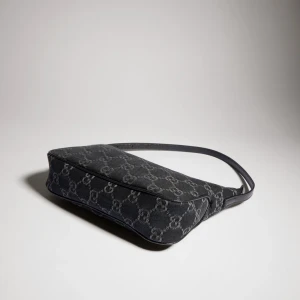 Lady Lunetta Small Shoulder Bag