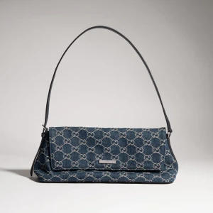 Madison Medium Shoulder Bag