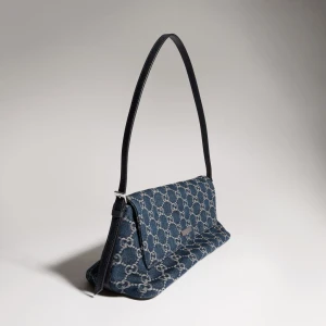 Madison Medium Shoulder Bag