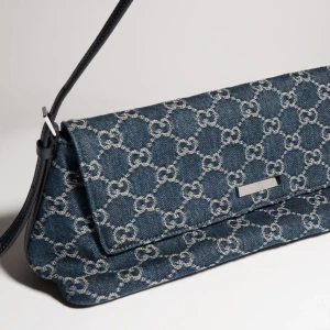Madison Medium Shoulder Bag