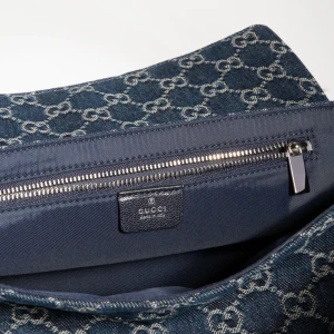 Madison Medium Shoulder Bag