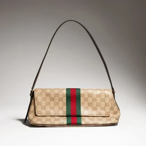 Madison Medium Shoulder Bag