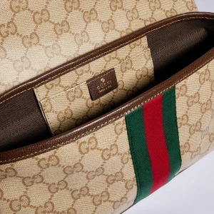 Madison Medium Shoulder Bag