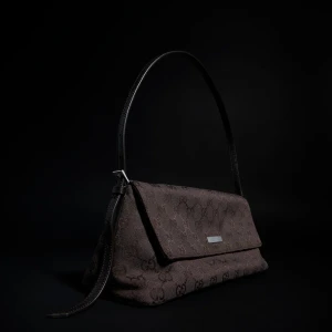 Madison Medium Shoulder Bag
