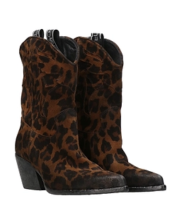 Elena Iachi Boots Spotted
