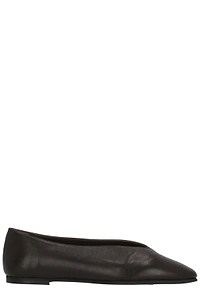 Poeve Fitti Round-Toe Flat Shoes