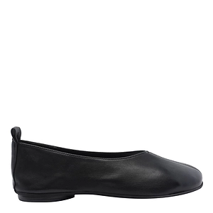 Poeve Nada Round Toe Flat Shoes