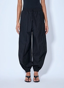 RÓHe Balloon Elasticated Track Pants