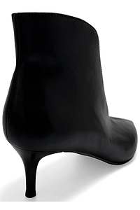Sergio Moretti V-Cut Kitten Heeled Pumps