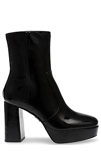 Steve Madden Round Toe Zipped Boots