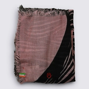 Talking Walls Fringed Patterned Scarf