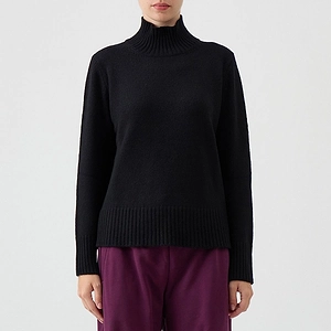 Le Tricot Perugia Ribbed Turtleneck Knitted Sweater