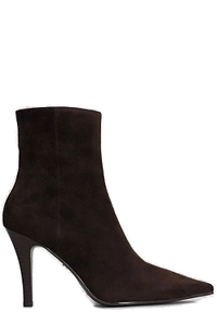 Lola Cruz Pointed Ankle Boots