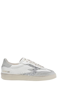 Club Deluxe Low-Top Sneakers