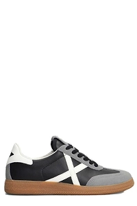 Munich Barru 163 Low-Top Sneakers