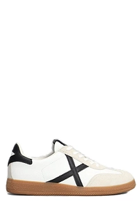 Munich Barru 162 Low-Top Sneakers