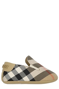 Burberry Kids Checked Slip-On Crib Shoes