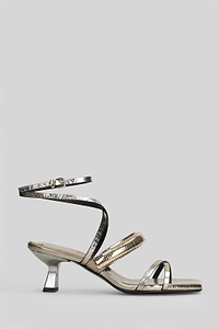 Donnarì Metallic-Effect Kitten Heeled Sandals