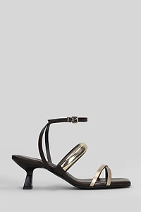 Donnarì Metallic-Effect Kitten Heeled Sandals