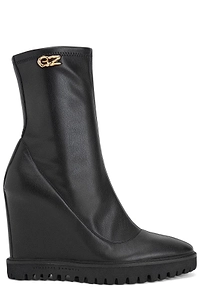 Zaidha Stretched Ankle Boots