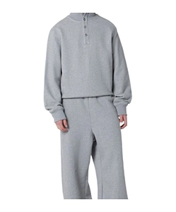 Long-Sleeved Knitwear