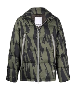 Pleat Camo-Print Puffer Jacket