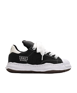 Round Toe Low Top Sneakers
