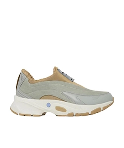 Mcq Alexander Mcqueen Gr9 Aratana 2.0 Logo Patch Sneakers