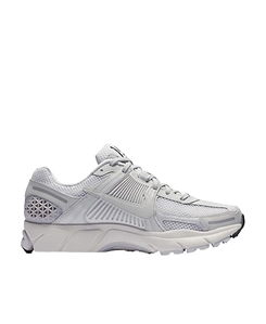 Nike Zoom Vomero 5 Low-Top Sneakers