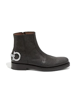Logo Details, Boots.